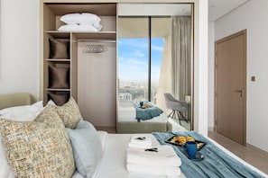 1 bedroom, iron/ironing board, WiFi, bed sheets - Stylish 1BR with Private Pool Near Circle Mall (Dubai)