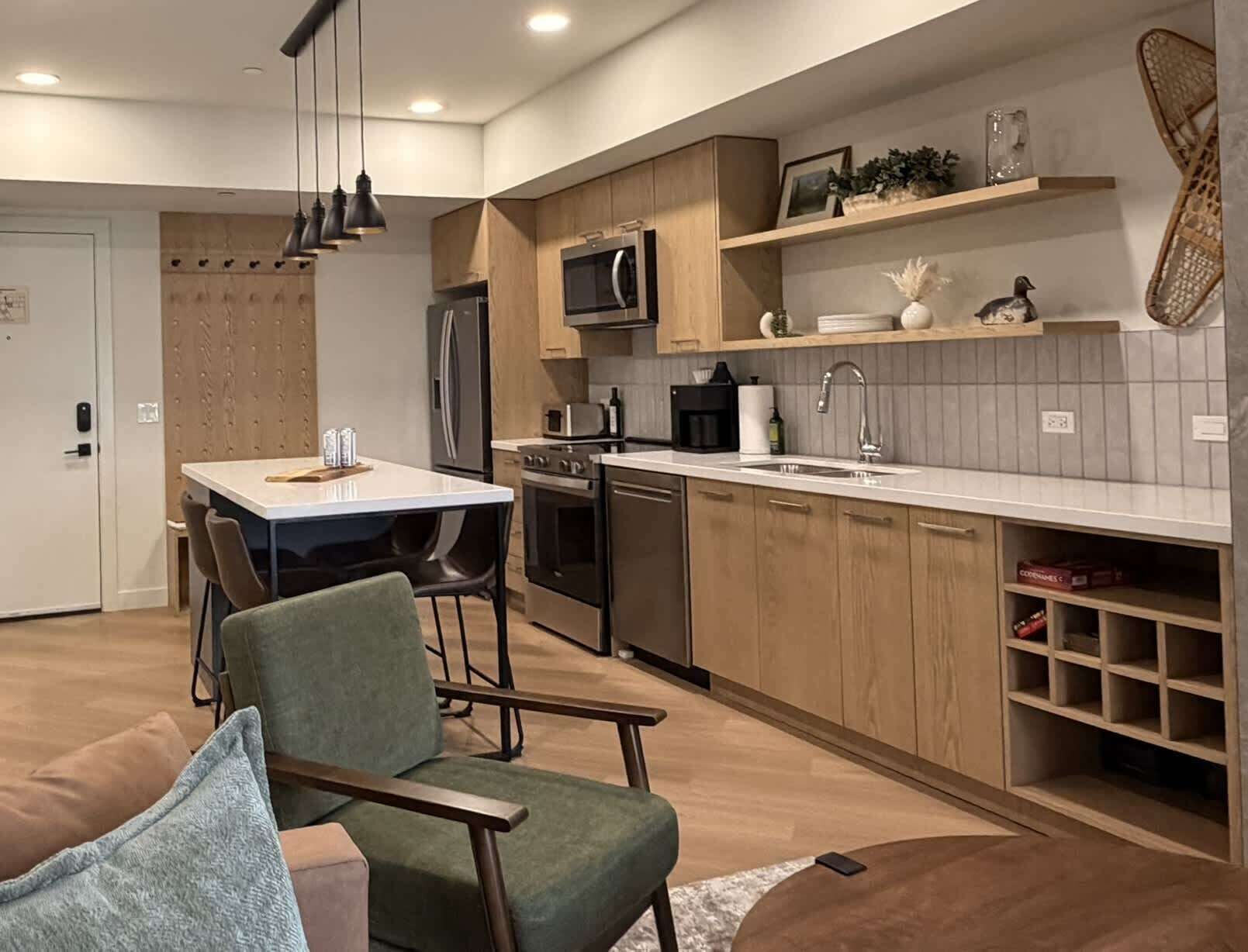 雪櫃、微波爐、焗爐、爐具