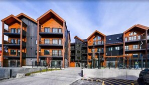 Exterior - Stillwater Hydeaway at Ascent (Canmore)