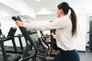 Unclassified image, 3 of 41, button