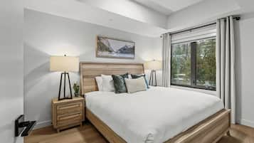 2 bedrooms, iron/ironing board, travel cot, WiFi