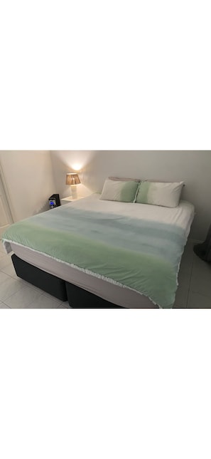 3 chambres, fer et planche à repasser, accès Internet, draps fournis