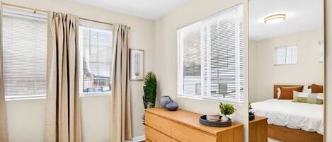 2 chambres, fer et planche à repasser, Wi-Fi, draps fournis