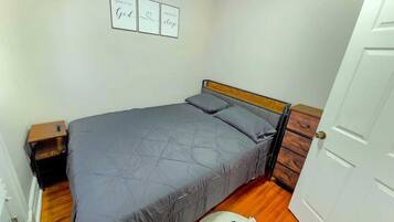 2 bedrooms, iron/ironing board, WiFi (free), bed sheets
