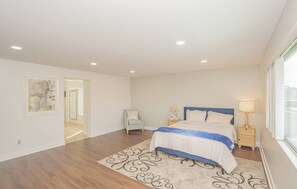 4 bedrooms, iron/ironing board, Internet, bed sheets - Outstanding Renew Pool Menifee Home For Family (Menifee)