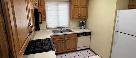 Mikrowelle, Ofen, Herdplatte, Geschirrspüler