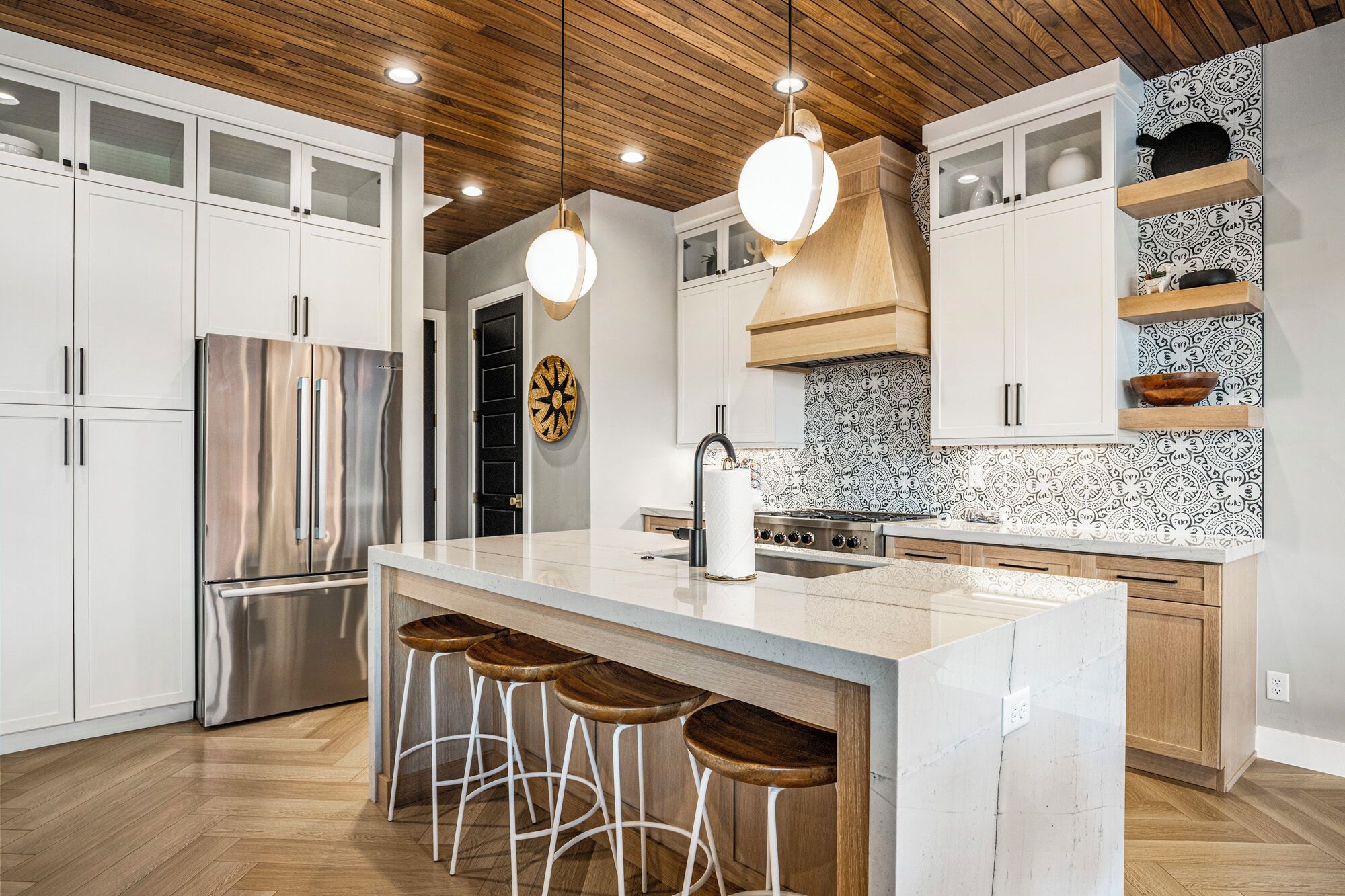 冰箱、微波炉、烤箱、炉灶