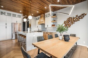 Dining - Luxury Private Pool and Pickleball Oasis - Amazing Snow Canyon & Red Rock Views! (Santa Clara)