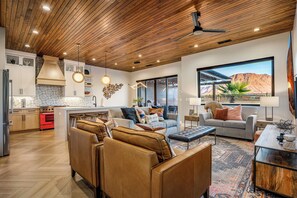 Interior - Luxury Private Pool and Pickleball Oasis - Amazing Snow Canyon & Red Rock Views! (Santa Clara)