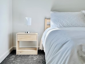 2 habitaciones, cuna de viaje, wifi gratis y ropa de cama
