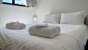 2 Schlafzimmer, Reisekinderbett, kostenloses WLAN, Bettwäsche