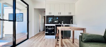 Castlemaine Short Stays - Cosy two-bedroom retreat - 5 minutes from Castlemaine