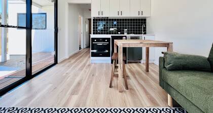 Castlemaine Short Stays - Cosy two-bedroom retreat - 5 minutes from Castlemaine