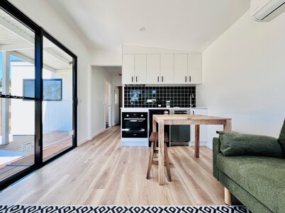 Castlemaine Short Stays - Cosy two-bedroom retreat - 5 minutes from Castlemaine