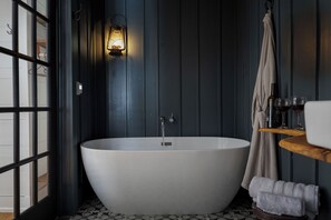 Single Room, Courtyard View | Bathroom