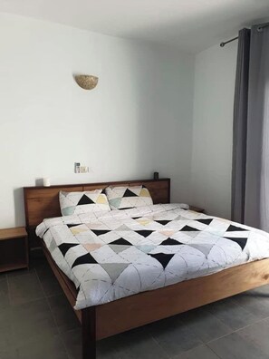 4 bedrooms, iron/ironing board, Internet, bed sheets