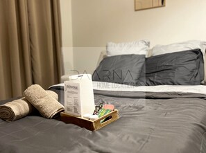 Iron/ironing board, WiFi - Studio Saint-Germain-en-Laye -RER A- Near Paris (Saint-Germain-en-Laye)