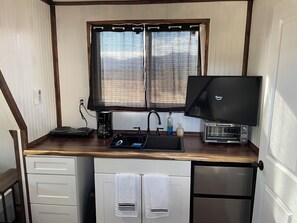 Microwave, oven, paper towels