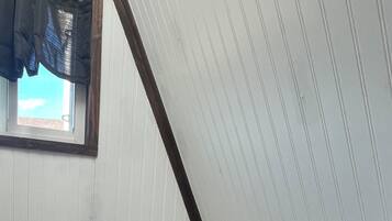 Towels, soap, shampoo, toilet paper