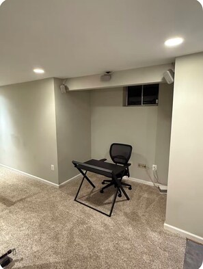 Interior - Charming 2-bedroom house with AC in lovely Reston (Reston)