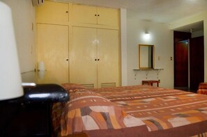 家庭公寓, 露台, 泳池景 | 免費 Wi-Fi