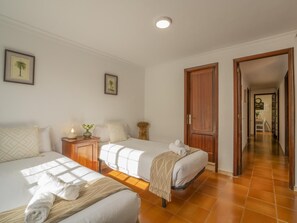 Silitysrauta/-lauta, internet, vuodevaatteet