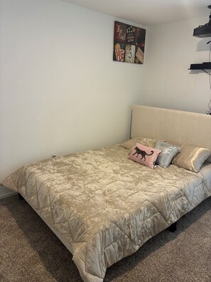 3 habitaciones, tabla de planchar con plancha y wifi gratis
