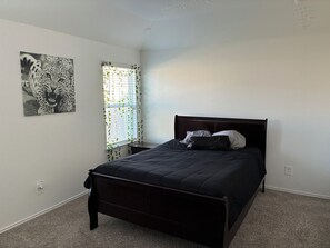 3 bedrooms, iron/ironing board, free WiFi, bed sheets - Lovely 3-bedroom house with AC in vibrant Houston (Houston)