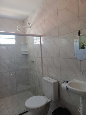 Superior Room, Balcony, Pool View | Bathroom | Towels, toilet paper
