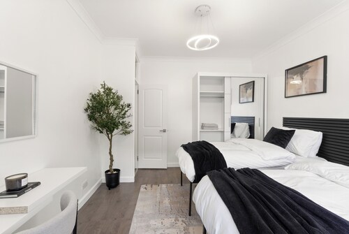 London 3 Bedroom Cosy Clean Home Sleeps 6 Stratford Excel Modern