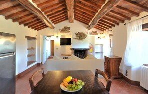 Dining - Awesome apartment in Tuoro sul Trasimeno (Tuoro sul Trasimeno)