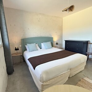 Fer et planche à repasser, Wi-Fi, draps fournis