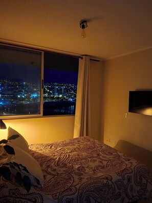 2 habitaciones, tabla de planchar con plancha, wifi y ropa de cama