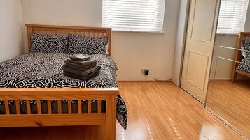 3 bedrooms, iron/ironing board, free WiFi, bed sheets