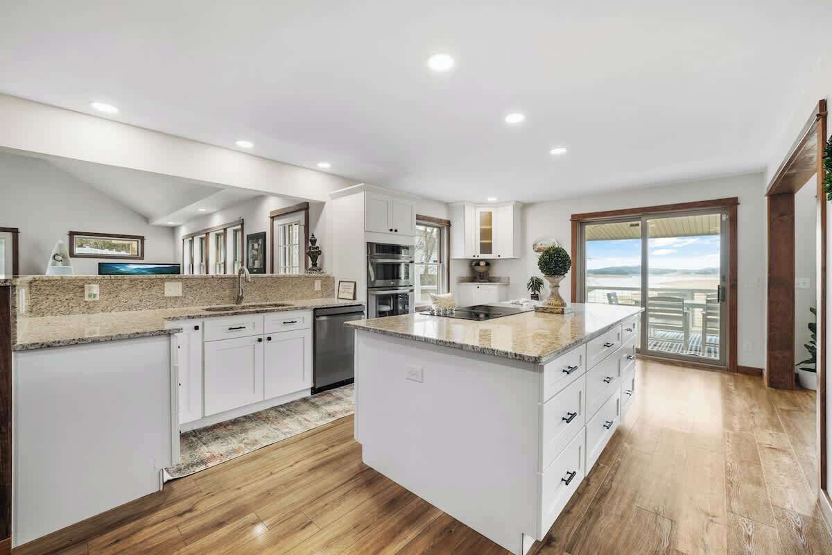 冰箱、微波炉、烤箱、炉灶