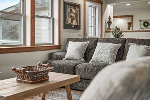 Fernseher, Kamin, Videospiele, Arbeitsbereiche