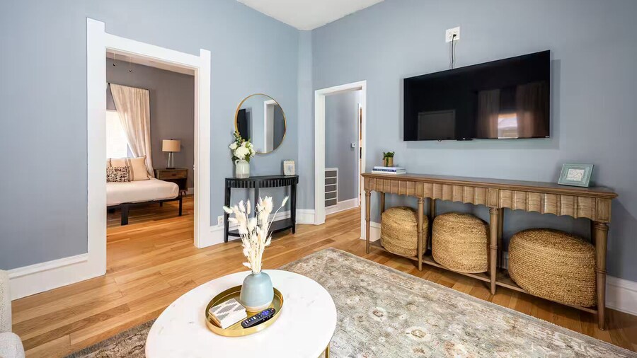 Affordable Quaint Retreat in Indianapolis