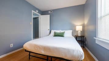 Cortinas blackout, tabla de planchar con plancha y wifi gratis