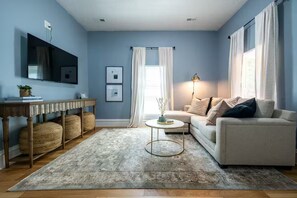 Casa clásica, vistas a la ciudad | Zona de estar