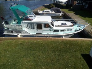 Marina - Pet-friendly riverside cottage, Wroxham, Norfolk, ideal for fishing / boating (Wroxham)