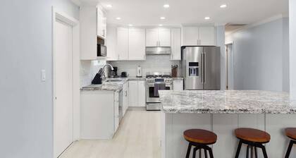 Marbella Lane Impeccable 3BR Delightful Escape