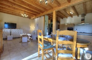 Interior - Au temps des Fleurs - Chez Mamiecha (BAGE-DOMMARTIN)