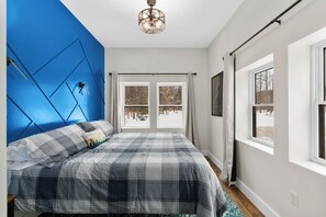 7 bedrooms, iron/ironing board, WiFi, bed sheets