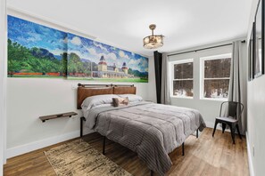7 bedrooms, iron/ironing board, WiFi, bed sheets