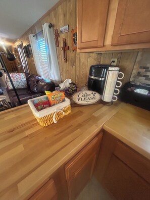 Interior - Beautiful 3-bedroom house with AC in charming Ruidoso Downs (Ruidoso Downs)