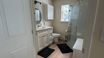 Dutxa, tovalloles, sabó i paper higiènic