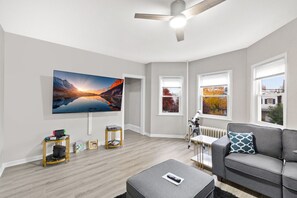 Televisión, videojuegos, oficina, monitor de computadora