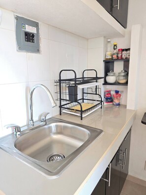 Apartment, 1 Bedroom, Balcony, City View | Private kitchen - Loft Rayito de Sol, Zihuatanejo Center With AC (Zihuatanejo)