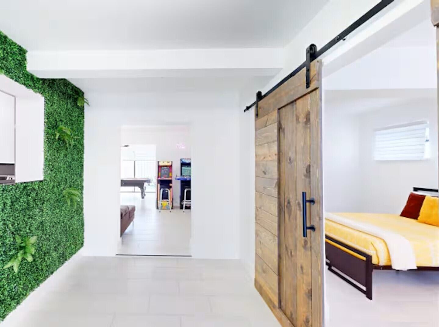 Bügeleisen/Bügelbrett, Internetzugang, Bettwäsche