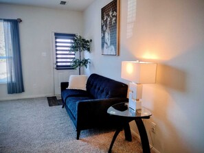 Unclassified image, 3 of 14, button - Tranquil 4-bedroom house in vibrant Dallas (Dallas)